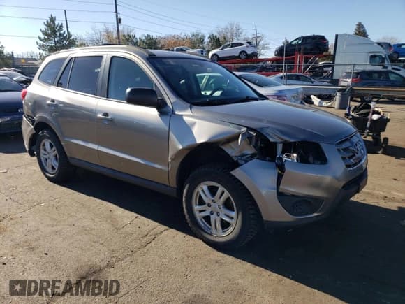 ✅ 2011 Hyundai Santa Fe GLS • VIN: 5XYZGDAB4BG081186 • Lot: 80864454. Listed on Copart with 154,546 mi. Free auction sales archive from the USA and detailed vehicle history report at DreamBid. Image 4.