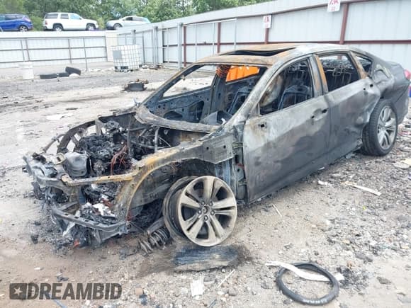 ✅ 2021 Acura TLX Technology • VIN: 19UUB5F40MA014131 • Lot: 42745230. Listed on IAAI with Not provided. Free auction sales archive from the USA and detailed vehicle history report at DreamBid. Image 17.