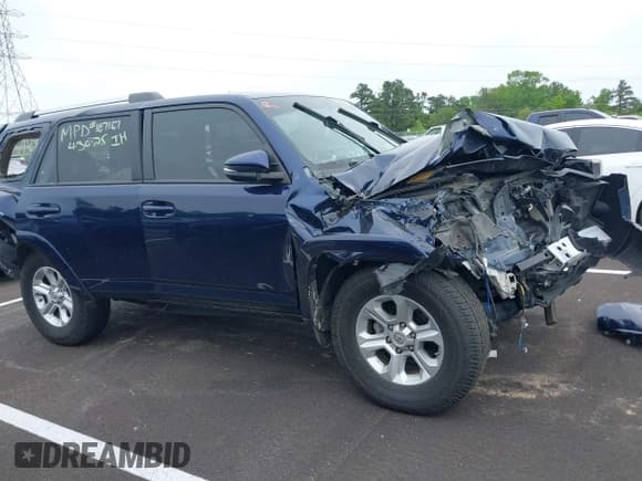 ✅ 2019 Toyota 4Runner SR5 • VIN: JTEBU5JRXK5712069 • Lot: 42189941. Wystawiony na IAAI z przebiegiem 49 472 mil. Bezpłatny archiwum sprzedaży aukcyjnych z USA i szczegółowy raport historii pojazdu na DreamBid. Zdjęcie 13.