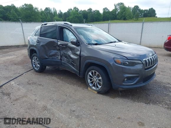 ✅ 2019 Jeep Cherokee Latitude Plus • VIN: 1C4PJLLB5KD264787 • Lot: 42274859. Wystawiony na IAAI z przebiegiem 106 108 mil. Bezpłatny archiwum sprzedaży aukcyjnych z USA i szczegółowy raport historii pojazdu na DreamBid. Zdjęcie 1.
