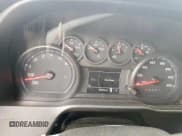 ✅ 2020 Chevrolet Silverado 1500 Custom • VIN: 1GCRWBEK2LZ183168 • Lot: 50842355. Wystawiony na Copart z przebiegiem 67 774 mil. Bezpłatny archiwum sprzedaży aukcyjnych z USA i szczegółowy raport historii pojazdu na DreamBid. Zdjęcie 9.