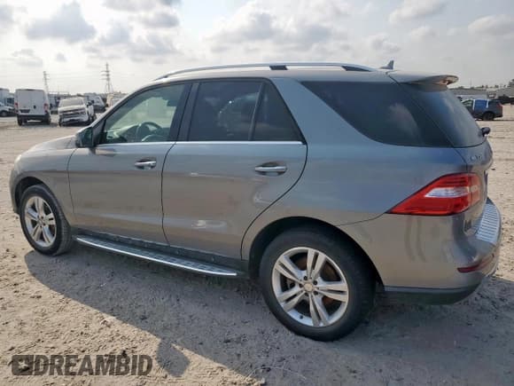 ✅ 2015 Mercedes-Benz M 350 • VIN: 4JGDA5JB7FA561497 • Лот: 81421175. Опубликован ранее на Copart с пробегом 169 773 миль. Бесплатный доступ к архиву аукционных продаж из США и подробный отчёт об истории автомобиля на DreamBid. Изображение 2.