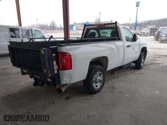 ✅ 2014 Chevrolet Silverado 2500HD • VIN: 1GC0CVC87EF132134 • Lot: 41439763. Wystawiony na IAAI z przebiegiem 214 115 mil. Bezpłatny archiwum sprzedaży aukcyjnych z USA i szczegółowy raport historii pojazdu na DreamBid. Zdjęcie 4.