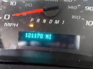 ✅ 2018 Chevrolet Express Cargo • VIN: 1GCWGAFP7J1343433 • Lot: 42780602. Wystawiony na IAAI z przebiegiem 121 170 mil. Bezpłatny archiwum sprzedaży aukcyjnych z USA i szczegółowy raport historii pojazdu na DreamBid. Zdjęcie 15.