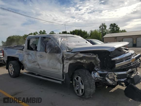 ✅ 2015 Chevrolet Silverado 2500HD LT • VIN: 1GC1KVEG7FF642786 • Lot: 56591865. Wystawiony na Copart z przebiegiem Nie podano. Bezpłatny archiwum sprzedaży aukcyjnych z USA i szczegółowy raport historii pojazdu na DreamBid. Zdjęcie 4.