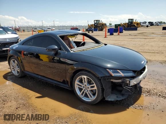 ✅ 2018 Audi TT • VIN: TRUC5AFV8J1014530 • Lot: 62760705. Wystawiony na Copart z przebiegiem 72 280 mil. Bezpłatny archiwum sprzedaży aukcyjnych z USA i szczegółowy raport historii pojazdu na DreamBid. Zdjęcie 4.