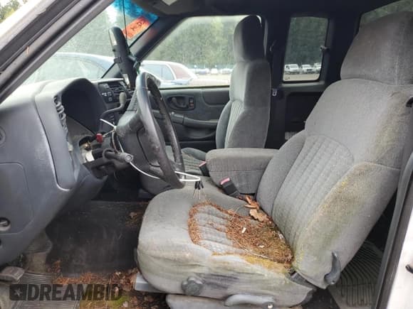 ✅ 2002 Chevrolet S-10 LS • VIN: 1GCDT19W128234688 • Лот: 66901654. Опубликован ранее на Copart с пробегом Не указан. Бесплатный доступ к архиву аукционных продаж из США и подробный отчёт об истории автомобиля на DreamBid. Изображение 7.