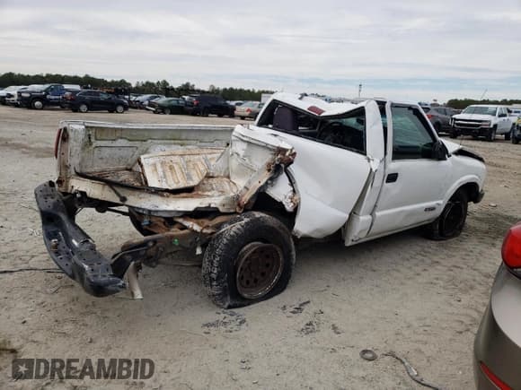 ✅ 2003 Chevrolet S-10 LS • VIN: 1GCCS14H838139716 • Лот: 88759995. Опубликован ранее на Copart с пробегом Не указан. Бесплатный доступ к архиву аукционных продаж из США и подробный отчёт об истории автомобиля на DreamBid. Изображение 3.