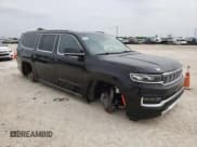 ✅ 2023 Jeep Grand Wagoneer Series II • VIN: 1C4SJSFP8PS549630 • Лот: 48138554. Опубликован ранее на Copart с пробегом 22 миль. Бесплатный доступ к архиву аукционных продаж из США и подробный отчёт об истории автомобиля на DreamBid. Изображение 4.