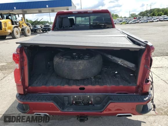 ✅ 2020 Chevrolet Silverado 1500 RST • VIN: 1GCUYEED4LZ322501 • Lot: 70527605. Wystawiony na Copart z przebiegiem 42 924 mil. Bezpłatny archiwum sprzedaży aukcyjnych z USA i szczegółowy raport historii pojazdu na DreamBid. Zdjęcie 6.