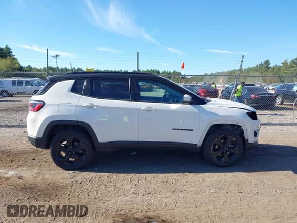 2020 Jeep Compass Latitude с VIN 3C4NJDBB8LT228554, выставлен на аукционе IAAI как лот 43212377 с пробегом 49 032 миль миль и . История ставок и продаж доступна на DreamBid. Изображение 14.