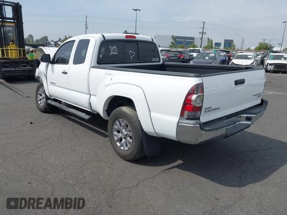 ✅ 2014 Toyota Tacoma PreRunner • VIN: 5TFTX4GN2EX027619 • Lot: 42520755. Listed on IAAI with 61,578 mi. Free auction sales archive from the USA and detailed vehicle history report at DreamBid. Image 3.