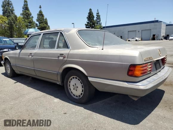 ✅ 1990 Mercedes-Benz 420 SEL • VIN: WDBCA35EXLA517626 • Lot: 63682705. Listed on Copart with 170,610 mi. Free auction sales archive from the USA and detailed vehicle history report at DreamBid. Image 2.