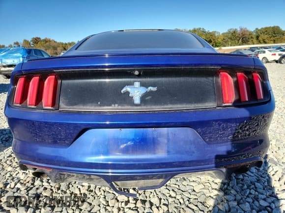 ✅ 2016 Ford Mustang V6 • VIN: 1FA6P8AM5G5270964 • Lot: 85394995. Listed on Copart with 175,151 mi. Free auction sales archive from the USA and detailed vehicle history report at DreamBid. Image 6.
