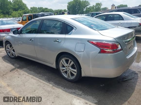 ✅ 2015 Nissan Altima SL • VIN: 1N4BL3AP3FC278675 • Lot: 42442119. Listed on IAAI with 83,546 mi. Free auction sales archive from the USA and detailed vehicle history report at DreamBid. Image 3.