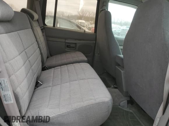 ✅ 1996 Ford Explorer XLT • VIN: 1FMDU32PXTZA58887 • Lot: 47597175. Wystawiony na Copart z przebiegiem 74 043 mil. Bezpłatny archiwum sprzedaży aukcyjnych z USA i szczegółowy raport historii pojazdu na DreamBid. Zdjęcie 11.