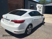✅ 2015 Acura ILX • VIN: 19VDE1F37FE000998 • Лот: 50252295. Опубликован ранее на Copart с пробегом 140 069 миль. Бесплатный доступ к архиву аукционных продаж из США и подробный отчёт об истории автомобиля на DreamBid. Изображение 4.