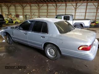 ✅ 1997 Mercury Grand Marquis LS • VIN: 2MELM75W5VX612709 • Lot: 83218484. Wystawiony na Copart z przebiegiem Nie podano. Bezpłatny archiwum sprzedaży aukcyjnych z USA i szczegółowy raport historii pojazdu na DreamBid. Zdjęcie 2.