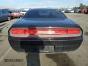 ✅ 2010 Dodge Challenger SE • VIN: 2B3CJ4DV1AH272806 • Lot: 41700415. Wystawiony na Copart z przebiegiem 220 026 mil. Bezpłatny archiwum sprzedaży aukcyjnych z USA i szczegółowy raport historii pojazdu na DreamBid. Zdjęcie 6.