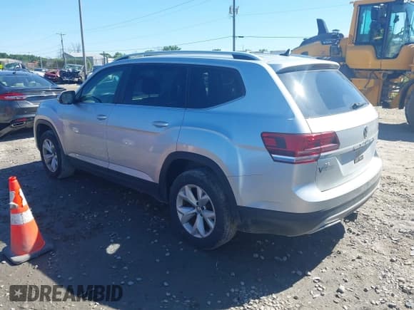 ✅ 2018 Volkswagen Atlas SE • VIN: 1V2KR2CA9JC554327 • Lot: 42766225. Wystawiony na IAAI z przebiegiem 157 749 mil. Bezpłatny archiwum sprzedaży aukcyjnych z USA i szczegółowy raport historii pojazdu na DreamBid. Zdjęcie 3.
