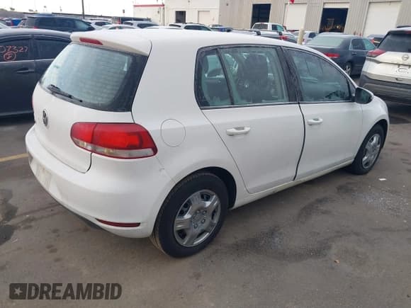 ✅ 2010 Volkswagen Golf • VIN: WVWDB7AJ6AW406990 • Lot: 41506320. Listed on IAAI with 152,692 mi. Free auction sales archive from the USA and detailed vehicle history report at DreamBid. Image 4.
