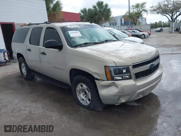 ✅ 2009 Chevrolet Suburban LS • VIN: 1GNFC16069R191034 • Lot: 41583684. Listed on IAAI with 195,900 mi. Free auction sales archive from the USA and detailed vehicle history report at DreamBid. Image 1.