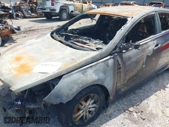 2013 Hyundai Sonata GLS with VIN 5NPEB4AC2DH796288, listed as a IAAI auction lot 42497522 with Not provided miles and . Bid and sale history available at DreamBid. Image 6.