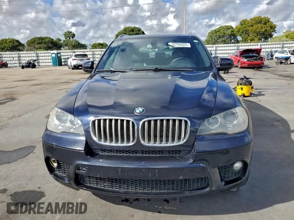 ✅ 2013 BMW X5 xDrive50i • VIN: 5UXZV8C59D0C17116 • Lot: 94706025. Wystawiony na Copart z przebiegiem 130 610 mil. Bezpłatny archiwum sprzedaży aukcyjnych z USA i szczegółowy raport historii pojazdu na DreamBid. Zdjęcie 5.