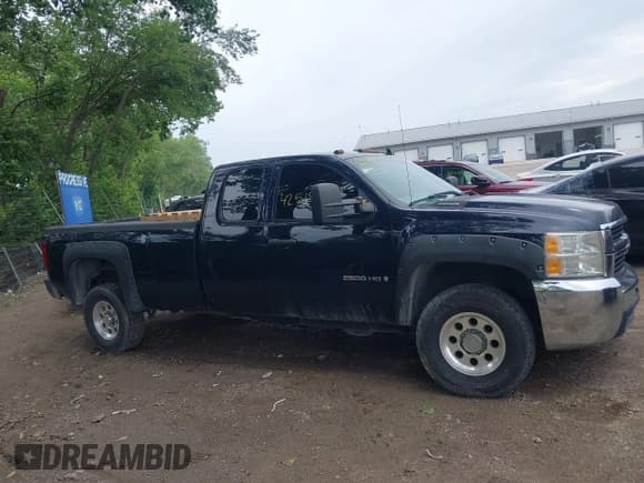 ✅ 2008 Chevrolet Silverado 2500HD Work Truck • VIN: 1GCHC29K08E144222 • Lot: 42519288. Wystawiony na IAAI z przebiegiem 186 271 mil. Bezpłatny archiwum sprzedaży aukcyjnych z USA i szczegółowy raport historii pojazdu na DreamBid. Zdjęcie 13.
