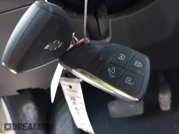 ✅ 2023 Chevrolet Silverado 1500 LT • VIN: 1GCUDDED2PZ252296 • Lot: 42810332. Listed on IAAI with 124,854 mi. Free auction sales archive from the USA and detailed vehicle history report at DreamBid. Image 11.