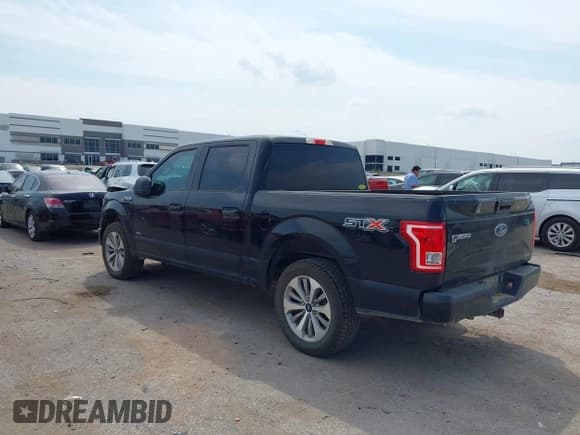 ✅ 2017 Ford F-150 XLT • VIN: 1FTEW1CP4HKD92287 • Lot: 43164109. Wystawiony na IAAI z przebiegiem 154 051 mil. Bezpłatny archiwum sprzedaży aukcyjnych z USA i szczegółowy raport historii pojazdu na DreamBid. Zdjęcie 3.