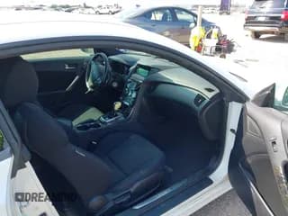 ✅ 2013 Hyundai Genesis Coupe 2.0T • VIN: KMHHT6KD4DU086808 • Lot: 43360543. Wystawiony na IAAI z przebiegiem Nie podano. Bezpłatny archiwum sprzedaży aukcyjnych z USA i szczegółowy raport historii pojazdu na DreamBid. Zdjęcie 5.