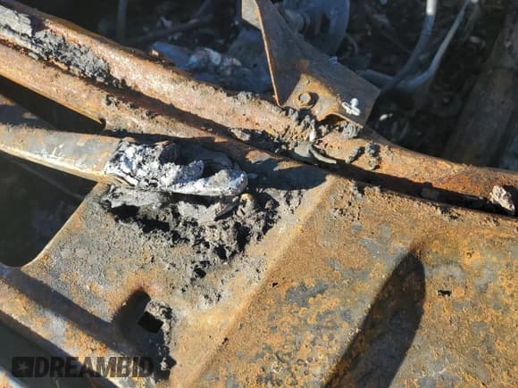 ✅ 1996 Jeep Cherokee Sport • VIN: 1J4FJ67S8TL307950 • Lot: 77398604. Wystawiony na Copart z przebiegiem Nie podano. Bezpłatny archiwum sprzedaży aukcyjnych z USA i szczegółowy raport historii pojazdu na DreamBid. Zdjęcie 12.