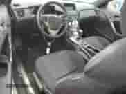 2014 Hyundai Genesis Coupe R-Spec z VIN KMHHT6KD4EU121512, wystawiony jako Copart lot #53890395 z przebiegiem 25 925 mil mil oraz Szkoda całkowita • Salvage title. Historia ofert i sprzedaży dostępna na DreamBid. Obrazek 8.