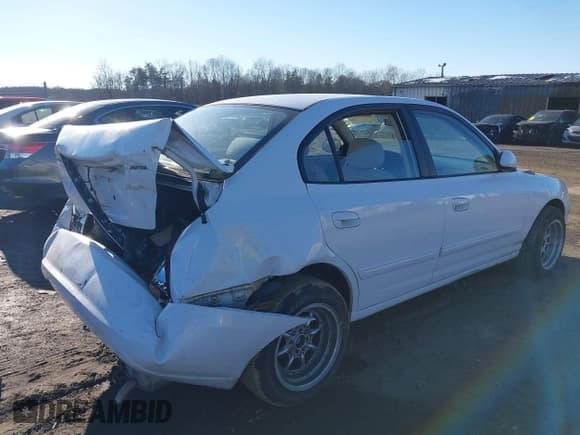 ✅ 2004 Hyundai Elantra GLS • VIN: KMHDN46D94U710657 • Lot: 41294510. Wystawiony na IAAI z przebiegiem 212 445 mil. Bezpłatny archiwum sprzedaży aukcyjnych z USA i szczegółowy raport historii pojazdu na DreamBid. Zdjęcie 4.