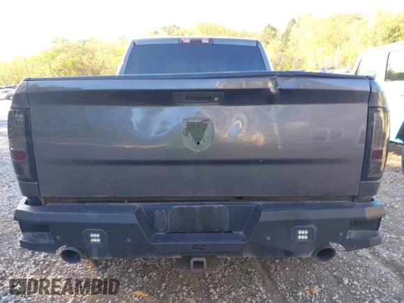 2015 Ram 1500 Express z VIN 3C6JR6AT8FG574458, wystawiony jako IAAI lot #43334806 z przebiegiem 67 164 mil mil oraz . Historia ofert i sprzedaży dostępna na DreamBid. Obrazek 16.