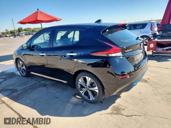 ✅ 2021 Nissan LEAF SV • VIN: 1N4AZ1CV1MC551779 • Лот: 86115255. Опубликован ранее на Copart с пробегом 15 300 миль. Бесплатный доступ к архиву аукционных продаж из США и подробный отчёт об истории автомобиля на DreamBid. Изображение 2.