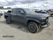 ✅ 2024 Toyota Tacoma SR5 • VIN: 3TMLB5JN4RM045791 • Lot: 84603605. Wystawiony na Copart z przebiegiem Nie podano. Bezpłatny archiwum sprzedaży aukcyjnych z USA i szczegółowy raport historii pojazdu na DreamBid. Zdjęcie 4.