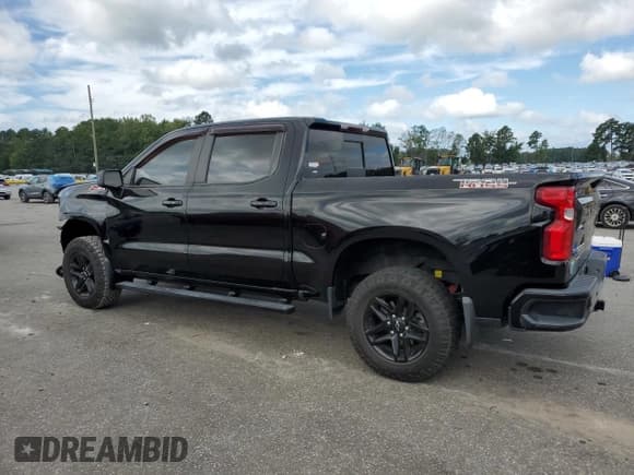 ✅ 2022 Chevrolet Silverado 1500 LT Trail Boss • VIN: 1GCPYFED3NZ156056 • Lot: 69638655. Wystawiony na Copart z przebiegiem 48 015 mil. Bezpłatny archiwum sprzedaży aukcyjnych z USA i szczegółowy raport historii pojazdu na DreamBid. Zdjęcie 2.