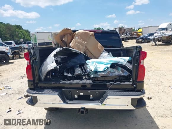 ✅ 2024 Chevrolet Silverado 1500 • VIN: 3GCUD4ED0RG412033 • Лот: 42533107. Опубликован ранее на IAAI с пробегом 4 258 миль. Бесплатный доступ к архиву аукционных продаж из США и подробный отчёт об истории автомобиля на DreamBid. Изображение 16.