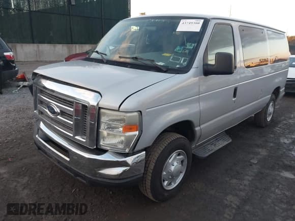 ✅ 2008 Ford Econoline Passenger XL • VIN: 1FBNE31L28DB25625 • Lot: 43749380. Wystawiony na IAAI z przebiegiem 137 270 mil. Bezpłatny archiwum sprzedaży aukcyjnych z USA i szczegółowy raport historii pojazdu na DreamBid. Zdjęcie 2.