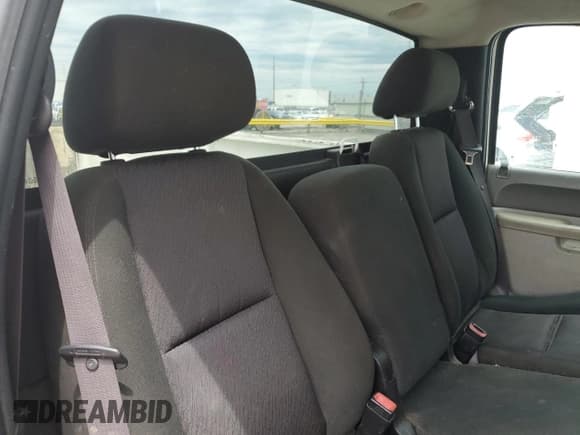 ✅ 2011 Chevrolet Silverado 2500HD Work Truck • VIN: 1GC0CVCG6BF252302 • Lot: 59610875. Wystawiony na Copart z przebiegiem 176 769 mil. Bezpłatny archiwum sprzedaży aukcyjnych z USA i szczegółowy raport historii pojazdu na DreamBid. Zdjęcie 10.