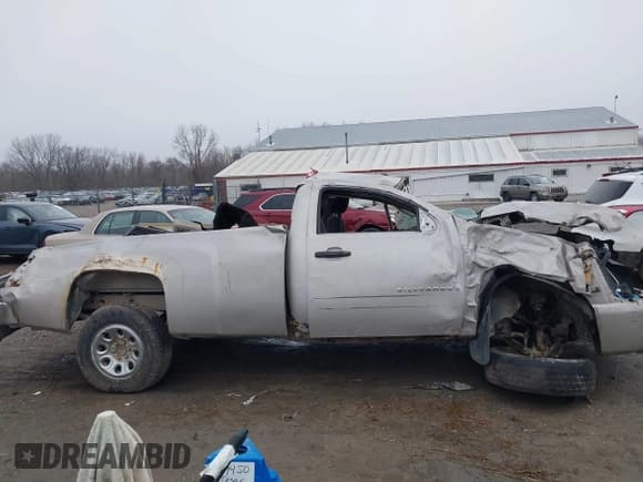 ✅ 2009 Chevrolet Silverado 1500 • VIN: 1GCEC24C69Z138132 • Лот: 41209078. Опубликован ранее на IAAI с пробегом 171 422 миль. Бесплатный доступ к архиву аукционных продаж из США и подробный отчёт об истории автомобиля на DreamBid. Изображение 12.