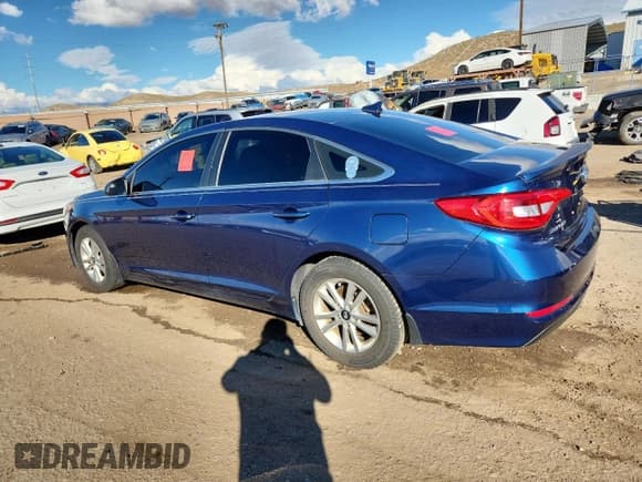 ✅ 2016 Hyundai Sonata SE • VIN: 5NPE24AF8GH403733 • Lot: 86502375. Wystawiony na Copart z przebiegiem 105 232 mil. Bezpłatny archiwum sprzedaży aukcyjnych z USA i szczegółowy raport historii pojazdu na DreamBid. Zdjęcie 2.