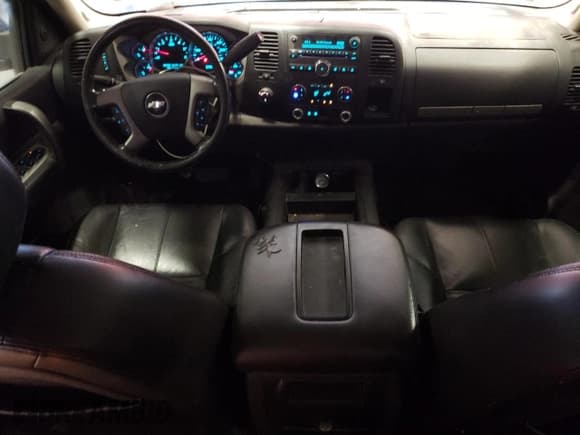 ✅ 2008 Chevrolet Silverado 1500 1LT • VIN: 3GCEK13M18G176454 • Lot: 71207804. Listed on Copart with 185,904 mi. Free auction sales archive from the USA and detailed vehicle history report at DreamBid. Image 8.