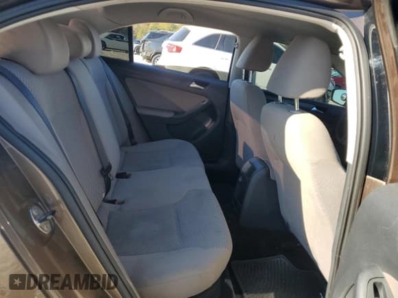 ✅ 2013 Volkswagen Jetta • VIN: 3VW2K7AJ3DM271881 • Лот: 90666675. Опубликован ранее на Copart с пробегом 186 249 миль. Бесплатный доступ к архиву аукционных продаж из США и подробный отчёт об истории автомобиля на DreamBid. Изображение 10.