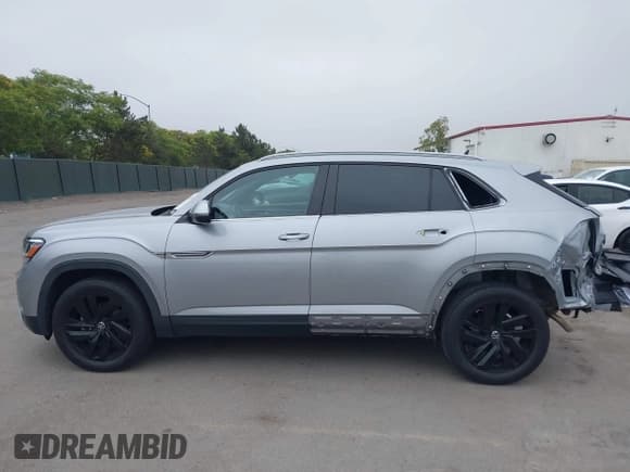 ✅ 2021 Volkswagen Atlas SE • VIN: 1V2WC2CA5MC236132 • Lot: 42391621. Listed on IAAI with 55,145 mi. Free auction sales archive from the USA and detailed vehicle history report at DreamBid. Image 15.