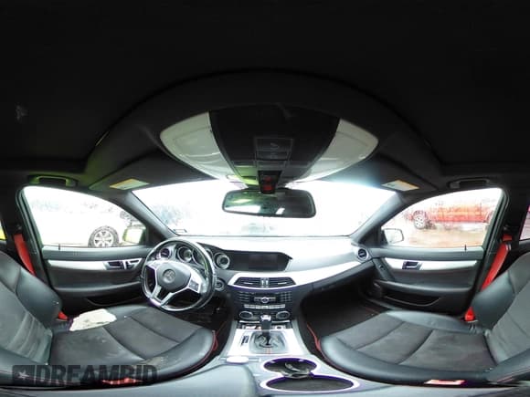 ✅ 2013 Mercedes-Benz C 300 Sport • VIN: WDDGF8AB3DG073703 • Lot: 41551296. Wystawiony na IAAI z przebiegiem 123 912 mil. Bezpłatny archiwum sprzedaży aukcyjnych z USA i szczegółowy raport historii pojazdu na DreamBid. Zdjęcie 18.