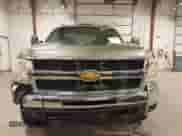 2007 Chevrolet Silverado 2500HD LTZ z VIN 1GCHK29617E595261, wystawiony jako IAAI lot #42846735 z przebiegiem 257 925 mil mil oraz . Historia ofert i sprzedaży dostępna na DreamBid. Obrazek 13.