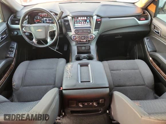 ✅ 2018 Chevrolet Tahoe LS • VIN: 1GNSCAKC1JR271411 • Lot: 86461905. Wystawiony na Copart z przebiegiem 250 773 mil. Bezpłatny archiwum sprzedaży aukcyjnych z USA i szczegółowy raport historii pojazdu na DreamBid. Zdjęcie 8.